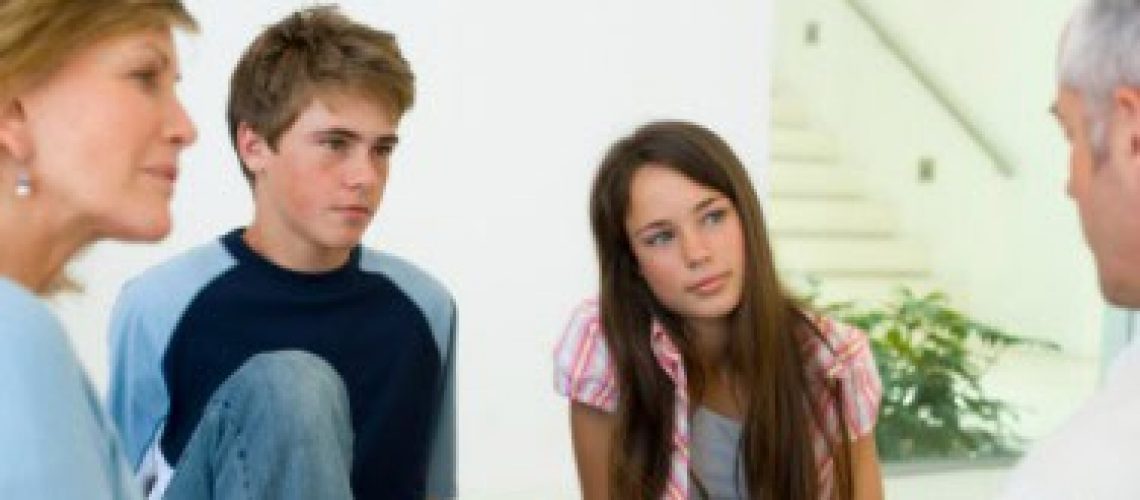 Parents_talking_to_teens